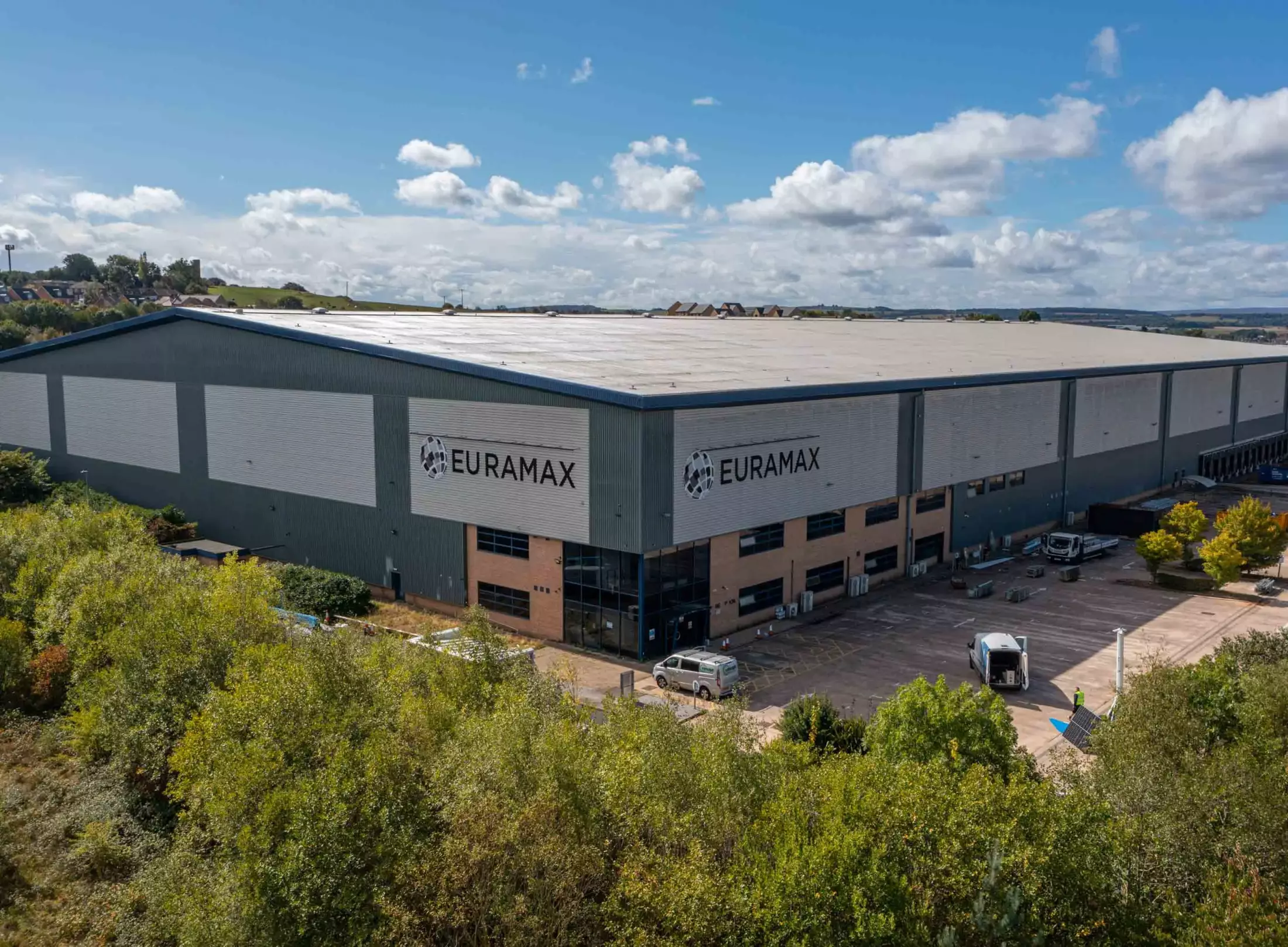 Stonedale Construction did an overhaul and refurbishment of industrial unit roof in Barnsley South Yorkshire